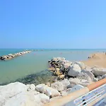 Tranquil Escape In Apartment Tavullia